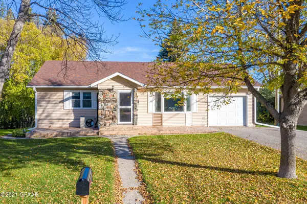 437 RUSSELL ST, Crookston, MN 56716