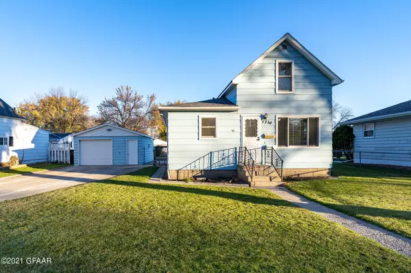 1710 10TH AVE N, Grand Forks, ND 58203