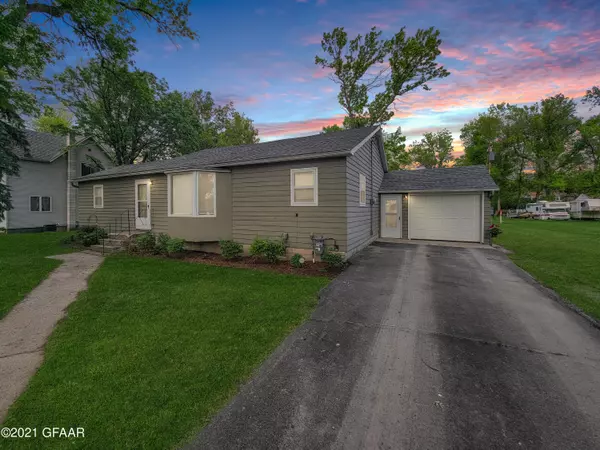 205 5TH AVE N, Buffalo, ND 58011