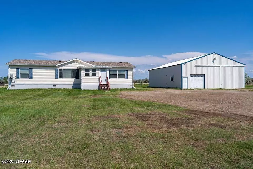 Grand Forks, ND 58203,8220 69TH ST N