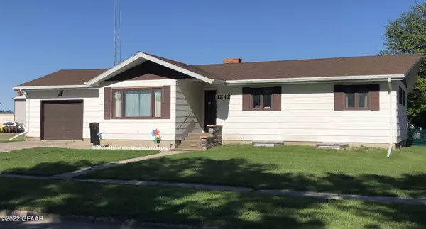 1242 MANVEL AVE, Grafton, ND 58237