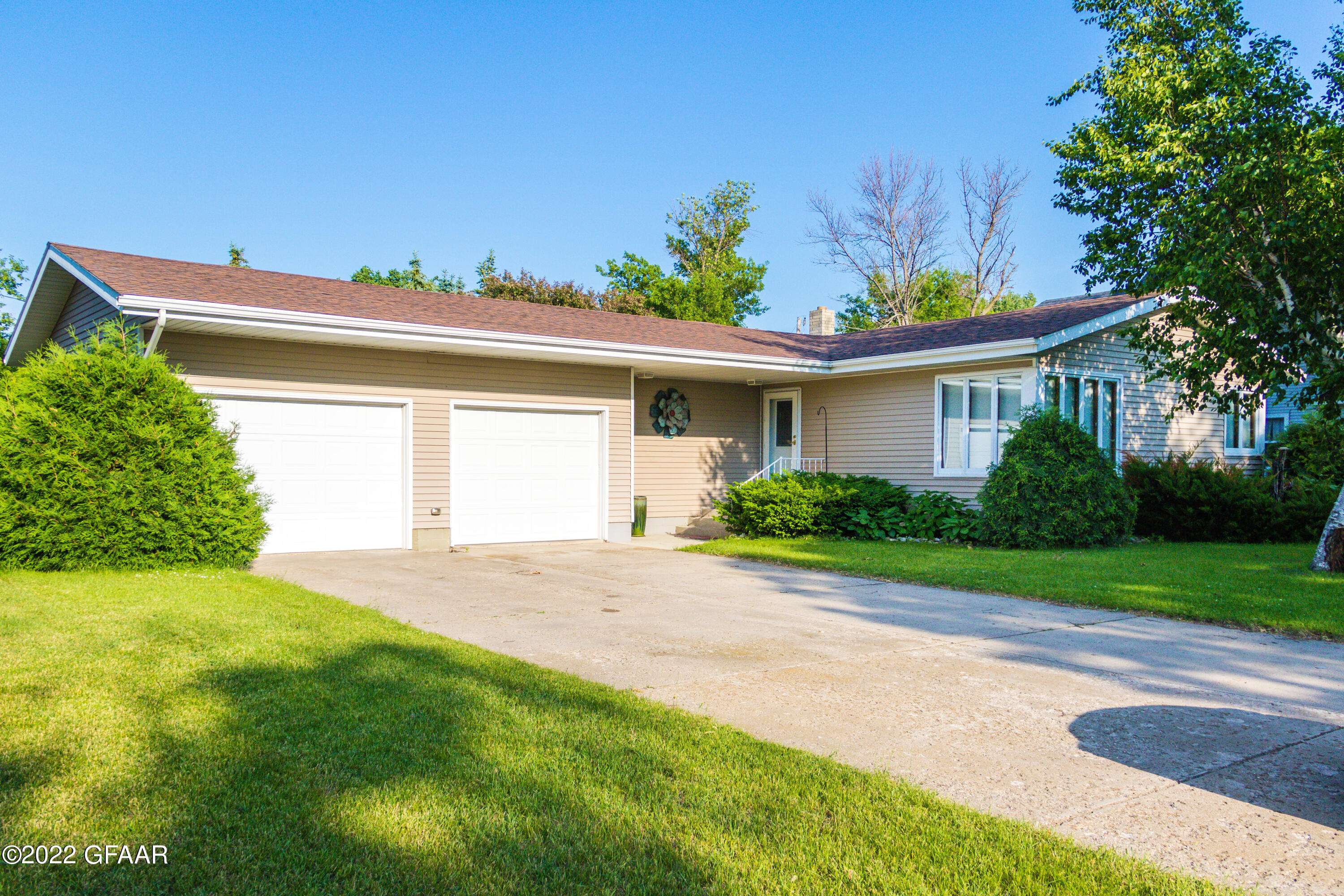 2012 MYRTLE AVE, Hoople, ND 58243