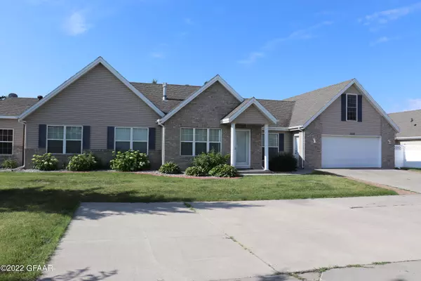 3999 SHADY LANE, Grand Forks, ND 58201