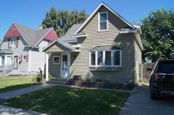 1017 6TH ST NE, Devils Lake, ND 58301