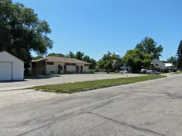 Jamestown, ND 58401,503 2ND AVE SW