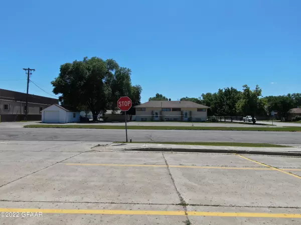 Jamestown, ND 58401,503 2ND AVE SW