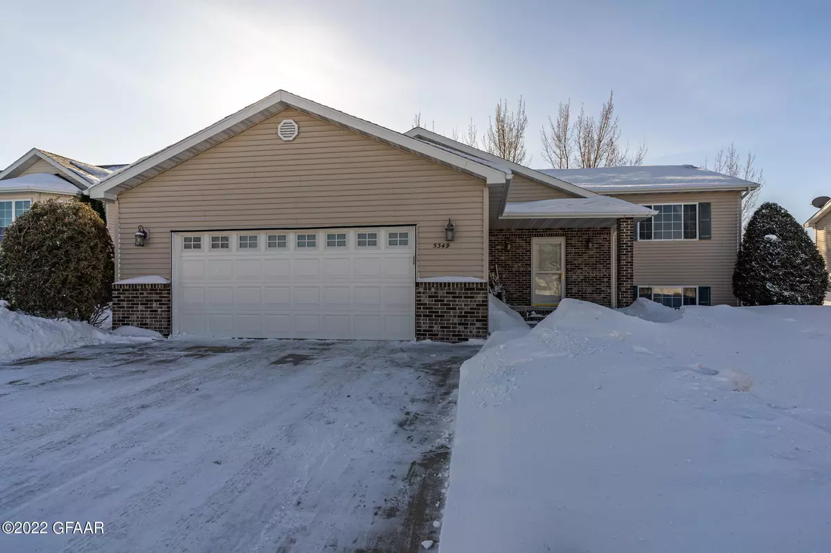 Grand Forks, ND 58203,5349 W PLUM DR