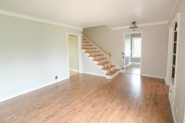 Walhalla, ND 58282,911 EMMERLING AVE