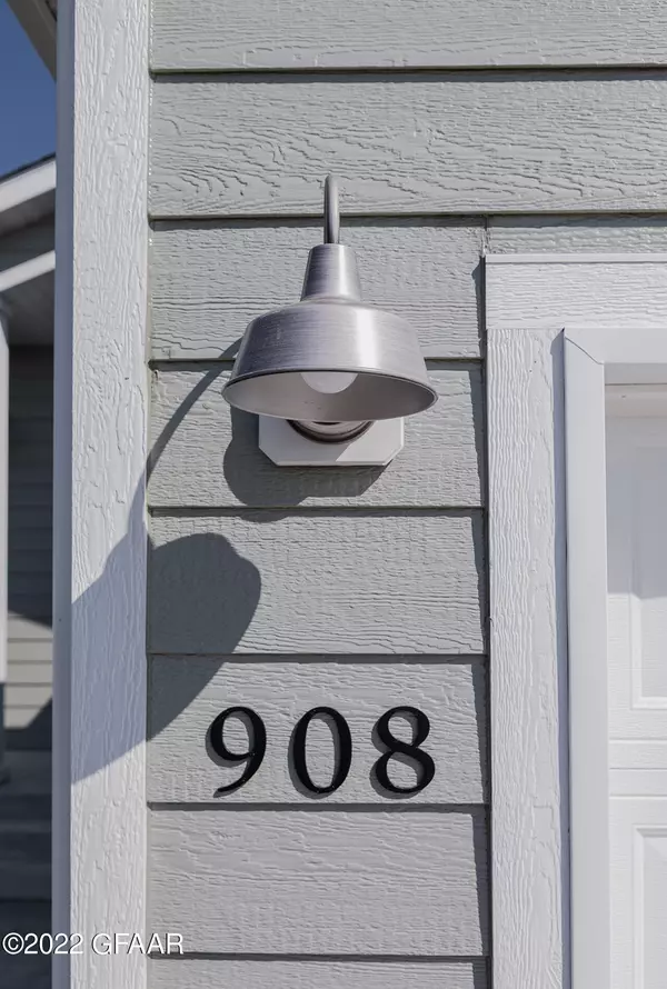 Grand Forks, ND 58201,908 DAVID DR