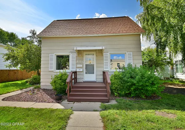 435 KITTSON AVE, Grafton, ND 58237