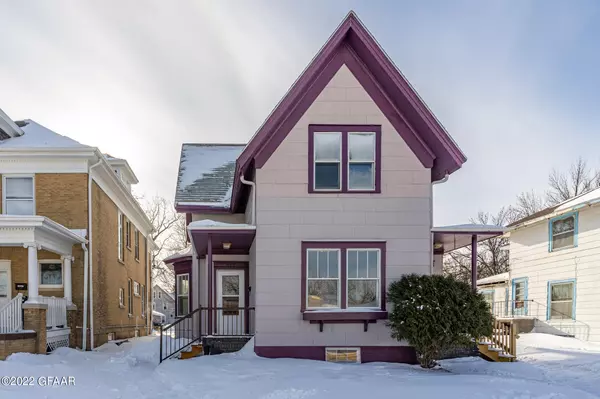 417 3RD ST N, Grand Forks, ND 58203