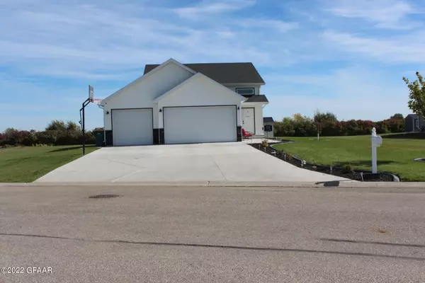 Mayville, ND 58257,953 RIVERWOOD DR