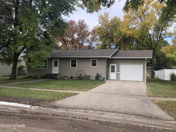 1541 HILL AVE, Grafton, ND 58237