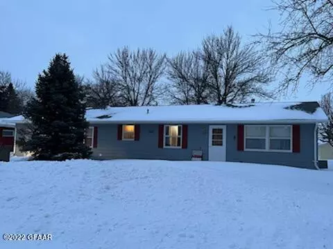 545 4TH ST SE, Mayville, ND 58257