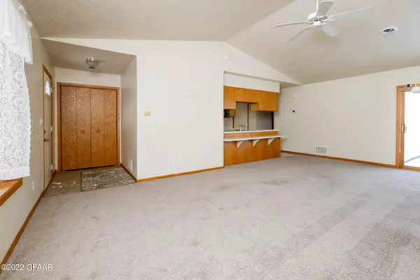 Grand Forks, ND 58201,3974 DACOTAH VIEW CT