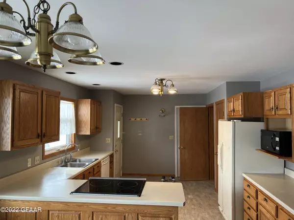 Grand Forks, ND 58203,3524 7TH AVE N