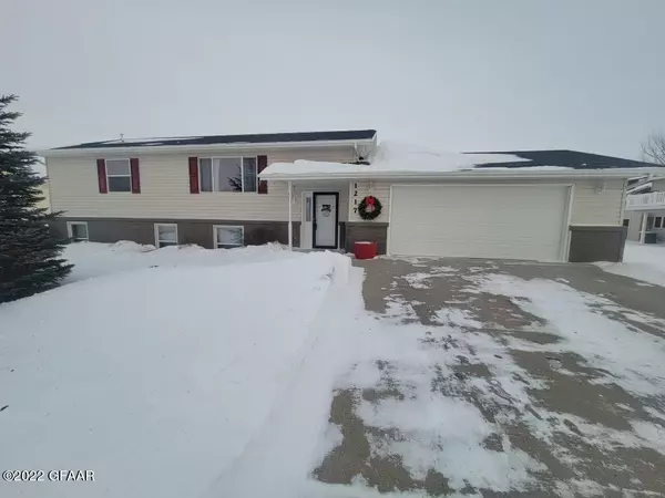 1217 17TH AVE SE, East Grand Forks, MN 56721