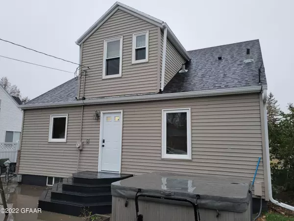 Walhalla, ND 58282,706 DELANO AVE