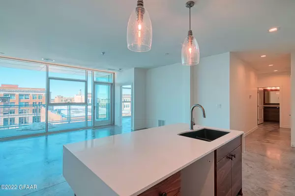 Grand Forks, ND 58203,15 4TH ST S 503