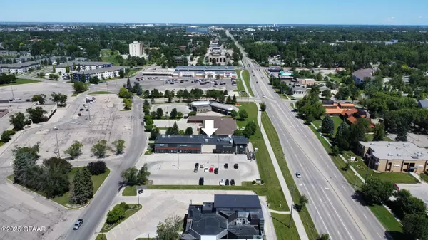 Grand Forks, ND 58201,2712 COLUMBIA RD