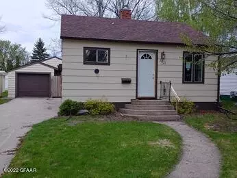 2021 1ST AVE N, Grand Forks, ND 58203