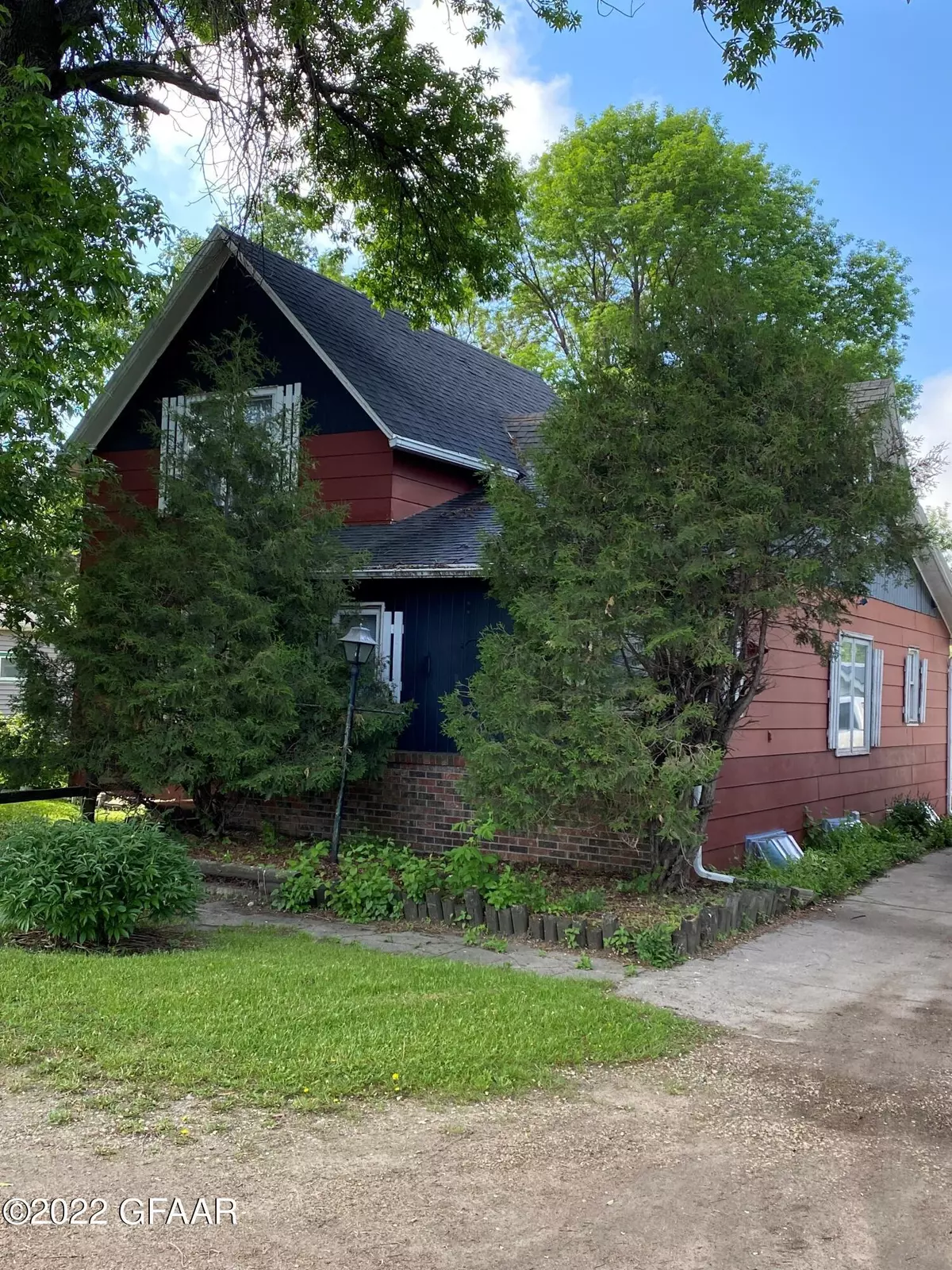 Reynolds, ND 58275,410 1ST AVE