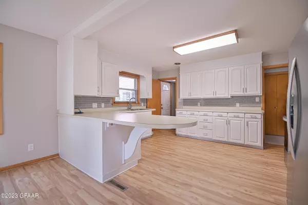 Mayville, ND 58257,131 7TH AVE SE