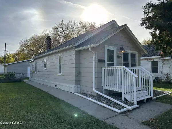 1405 8TH AVE N, Grand Forks, ND 58203
