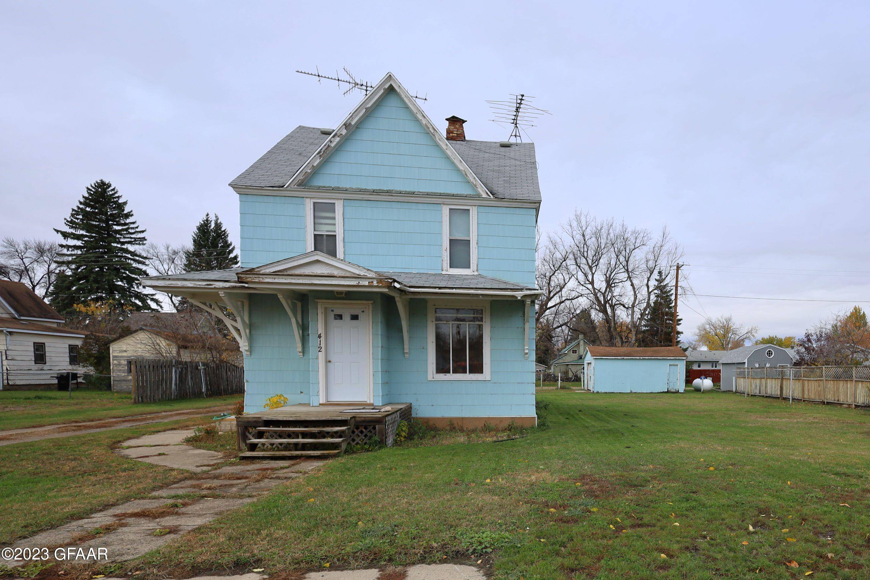 412 BOOTH AVE, Larimore, ND 58251