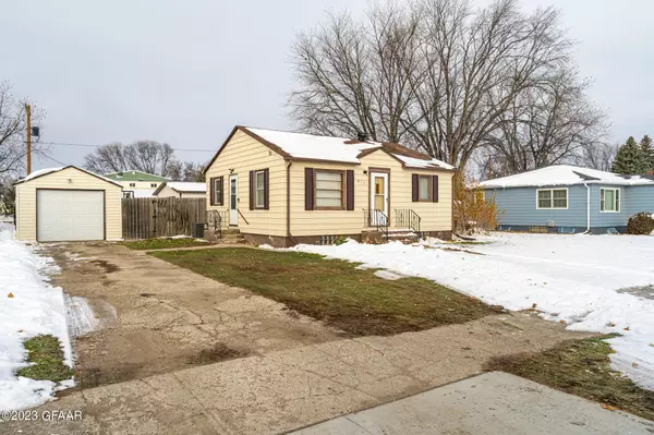 Larimore, ND 58251,612 TERRY AVE