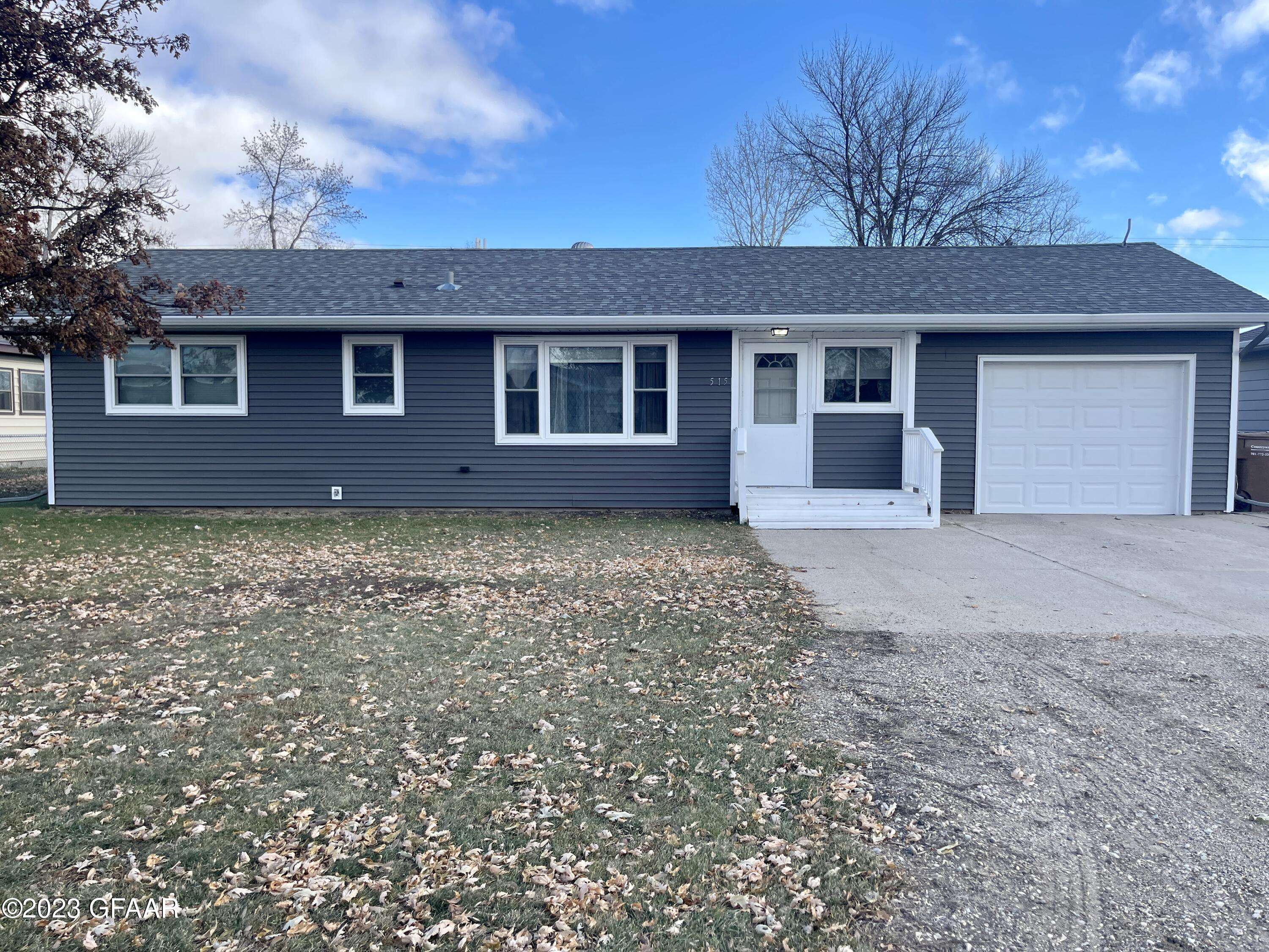 515 CLARK AVE, Larimore, ND 58251