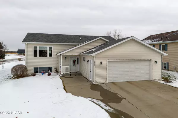 1405 PARK DR SE, East Grand Forks, MN 56721