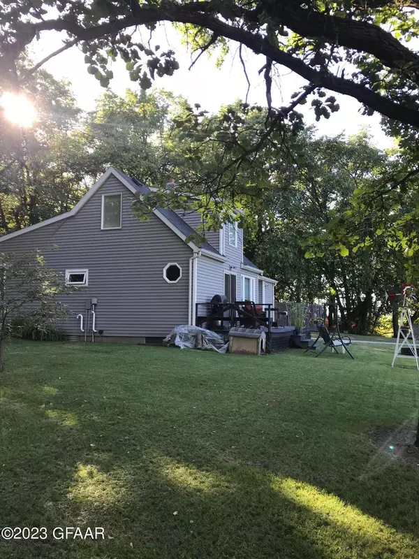 Walhalla, ND 58282,10315 128TH DR NE