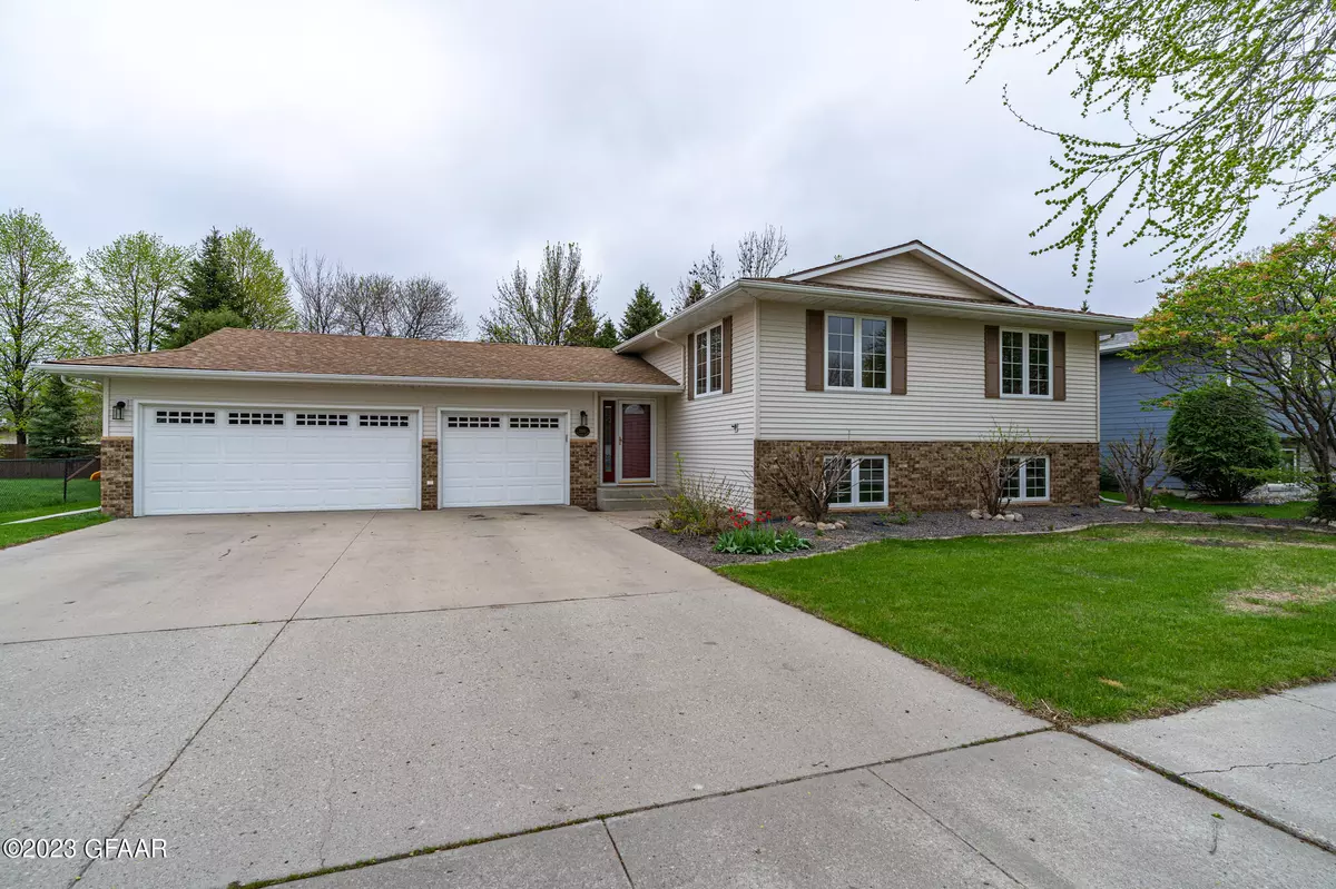 Grand Forks, ND 58201,3307 PRIMROSE CT