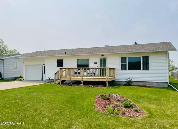 216 NORTH LINCOLN ST, Northwood, ND 58267