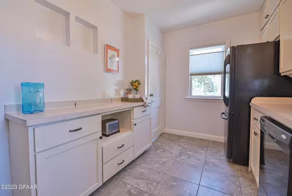 Grand Forks, ND 58201,918 14TH AVE S