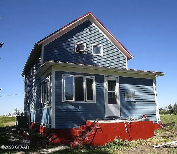 704 5TH AVE, Edmore, ND 58330