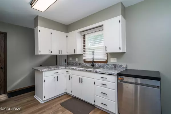 Grand Forks, ND 58203,1414 6TH AVE N