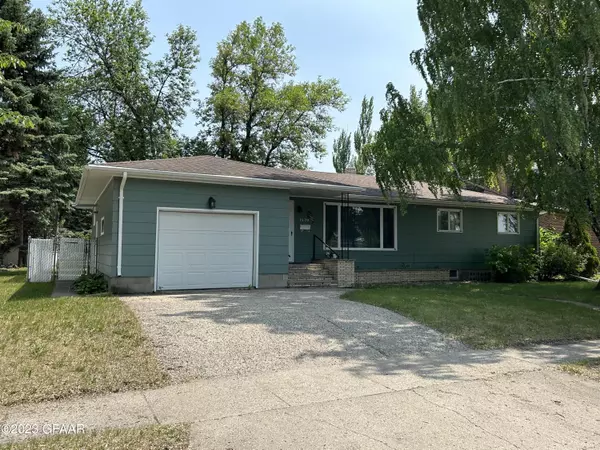 1520 WESTERN AVE, Grafton, ND 58237