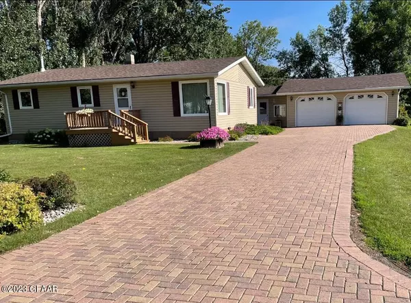 373 RENVILLE ST, Pembina, ND 58271