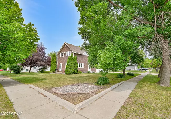 Hillsboro, ND 58045,206 1ST AVE SW