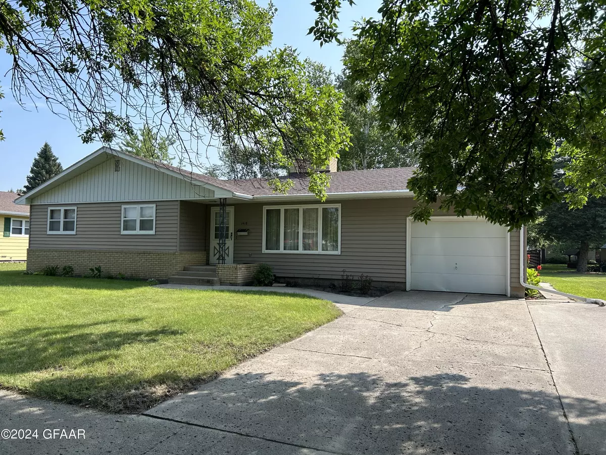 Grafton, ND 58237,1418 MCHUGH AVE