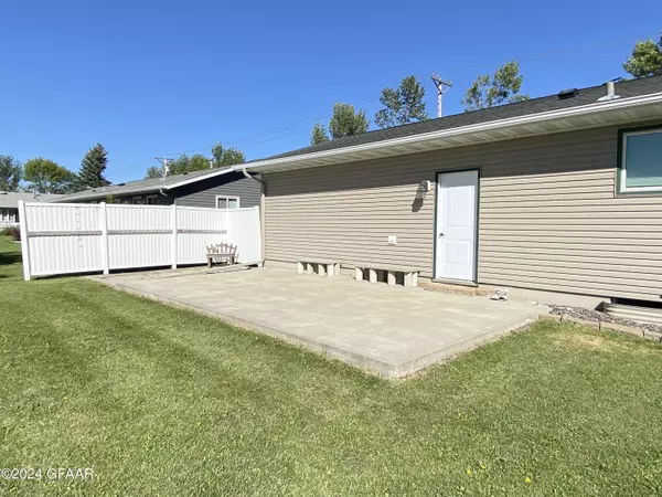 Langdon, ND 58249,208 15TH AVE