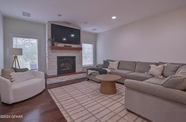 Thompson, ND 58278,735 ASHLEY LN NE