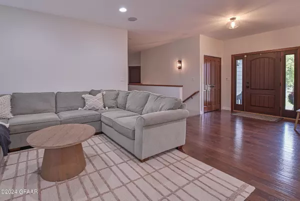 Thompson, ND 58278,735 ASHLEY LN NE