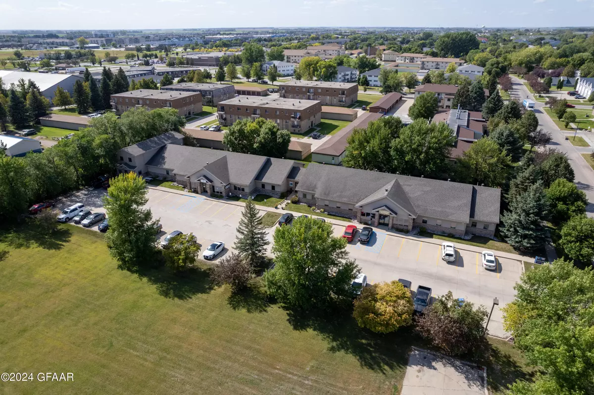 Grand Forks, ND 58201,1551 28 AVE S
