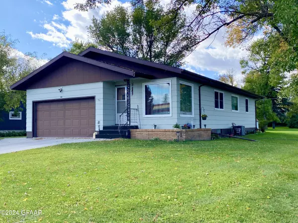1124 8TH ST, Langdon, ND 58249