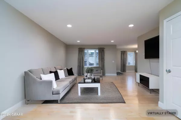 Grand Forks, ND 58201,2180 42ND AVE S