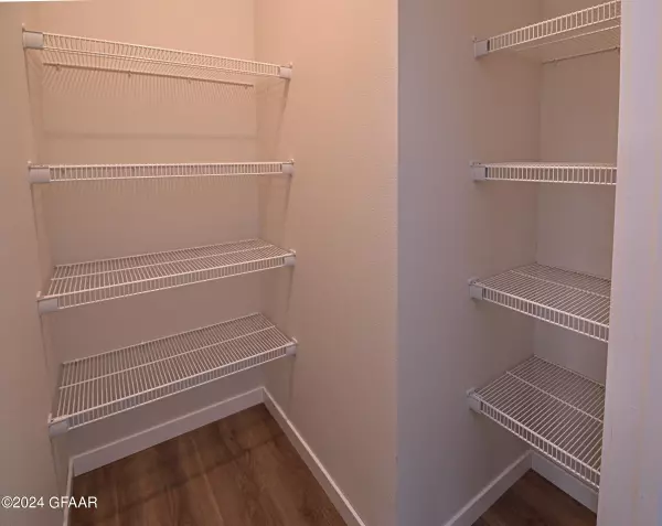 Grand Forks, ND 58201,4413 EDGEWOOD LN