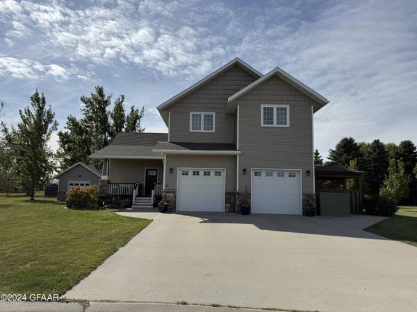 511 MCDONALD DR, Hillsboro, ND 58045